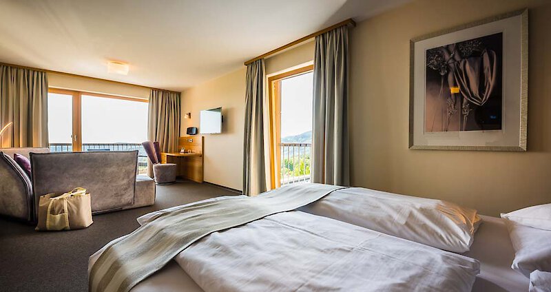 Modernes Doppelzimmer im Wellnesshotel in Bayern